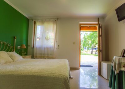 Casa Brais - habitación verde, salida al jardín